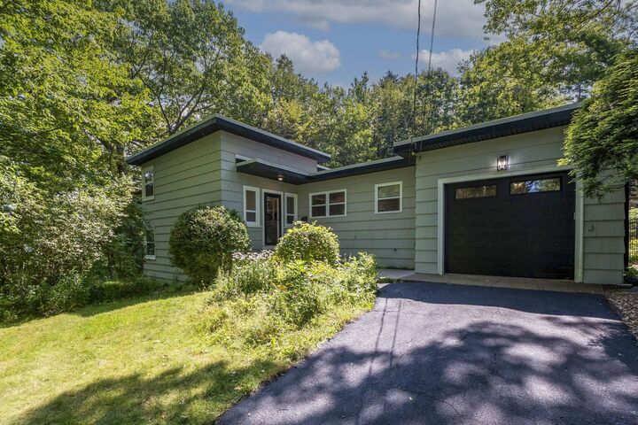 1 Wagner Avenue  Halifax NS B3M 2H9 photo