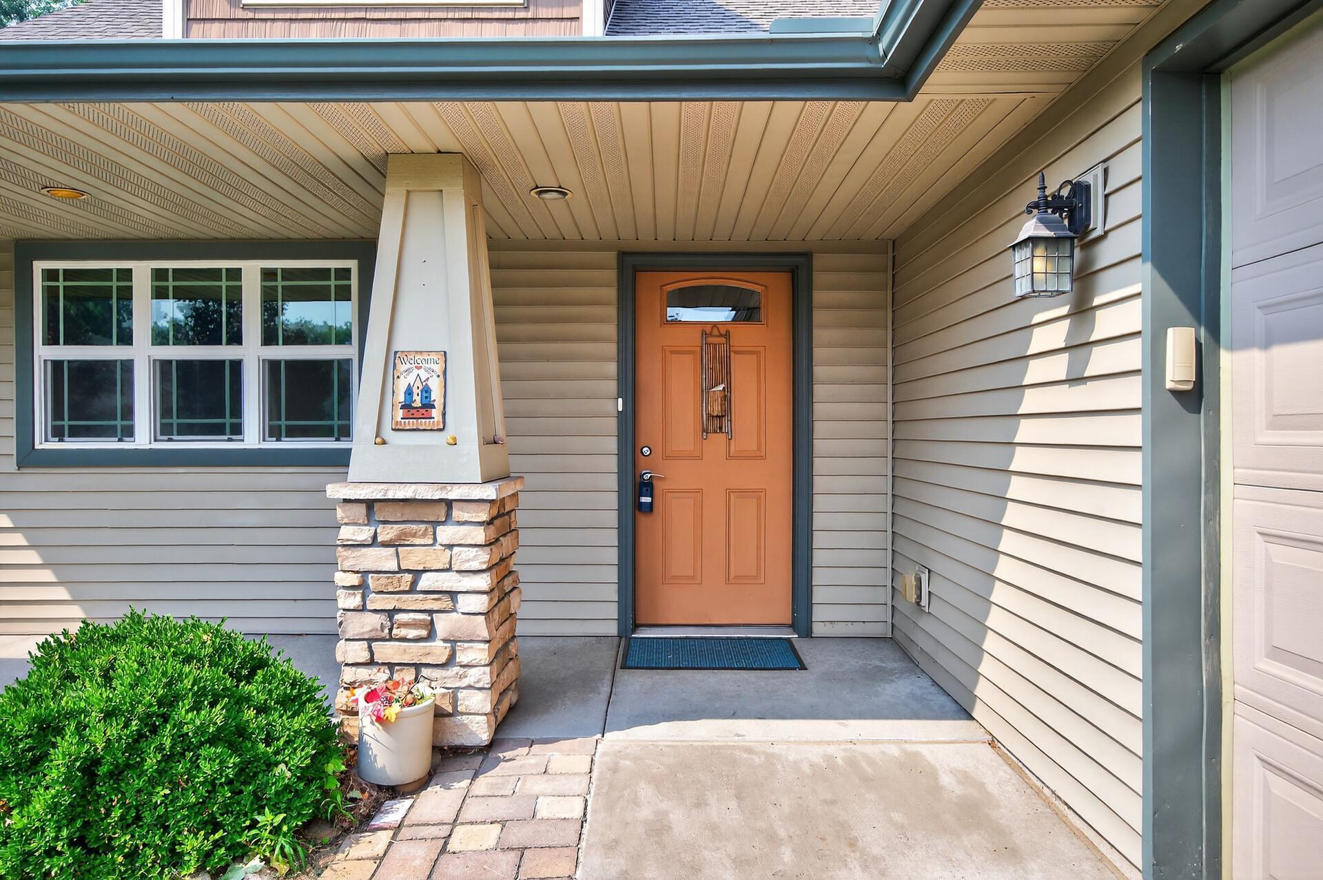 Property Photo:  35 E Pullman Avenue  MN 55071 