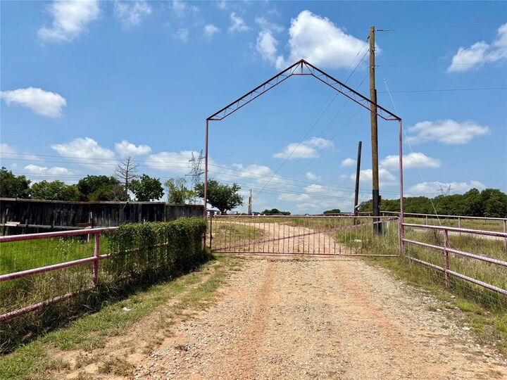Property Photo:  177 County Road 3940  TX 76487 