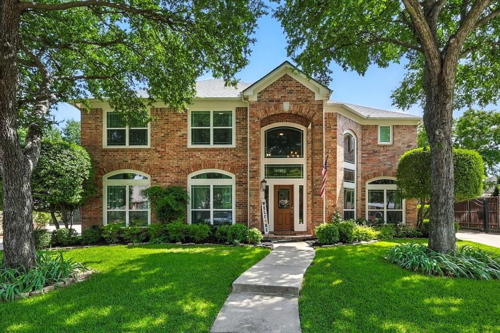 Property Photo:  906 Creekbend Drive  TX 76248 