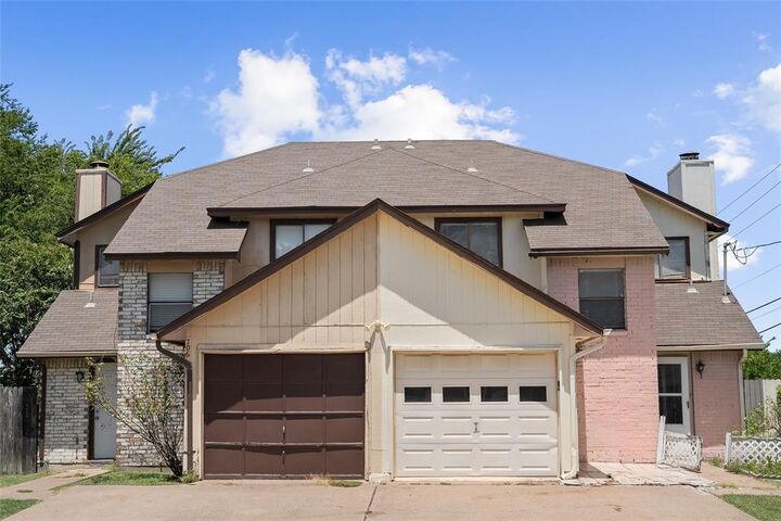 Property Photo: 708 Victoria Drive TX 75052