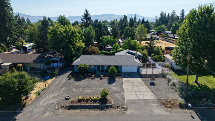 2027 Fairlane Drive  Medford OR 97501 photo