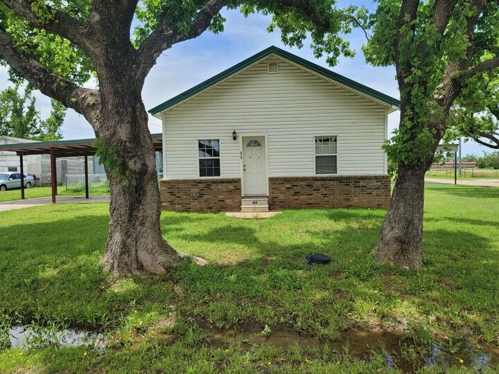 Property Photo: 512 Holly OK 73004