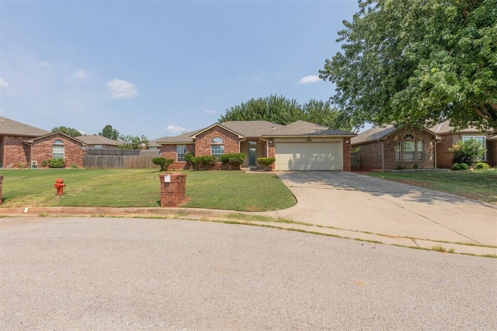 Property Photo: 17324 Cedarwood Drive OK 73012