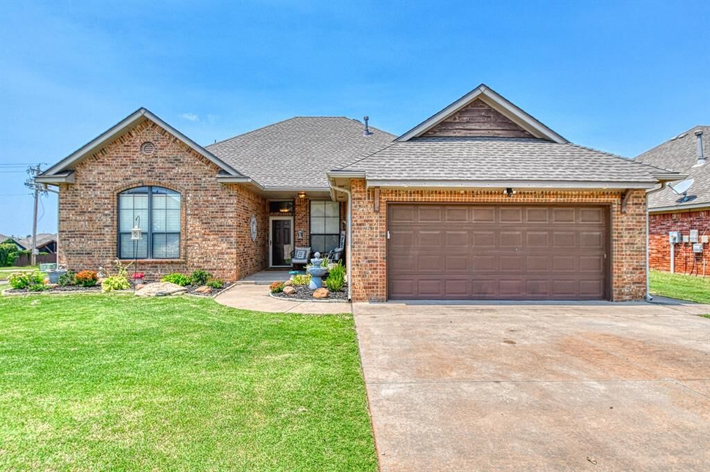 Property Photo:  1013 Kelsi Drive  OK 73160 