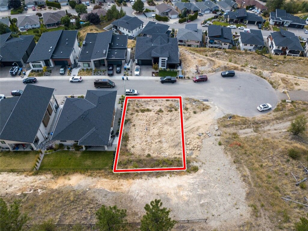 Photo de la propriété:  1253 Lone Pine Drive  BC V1P 0A5 