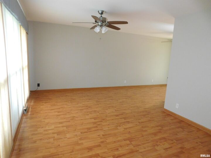 Property Photo:  521 W Park Street  IL 62881 
