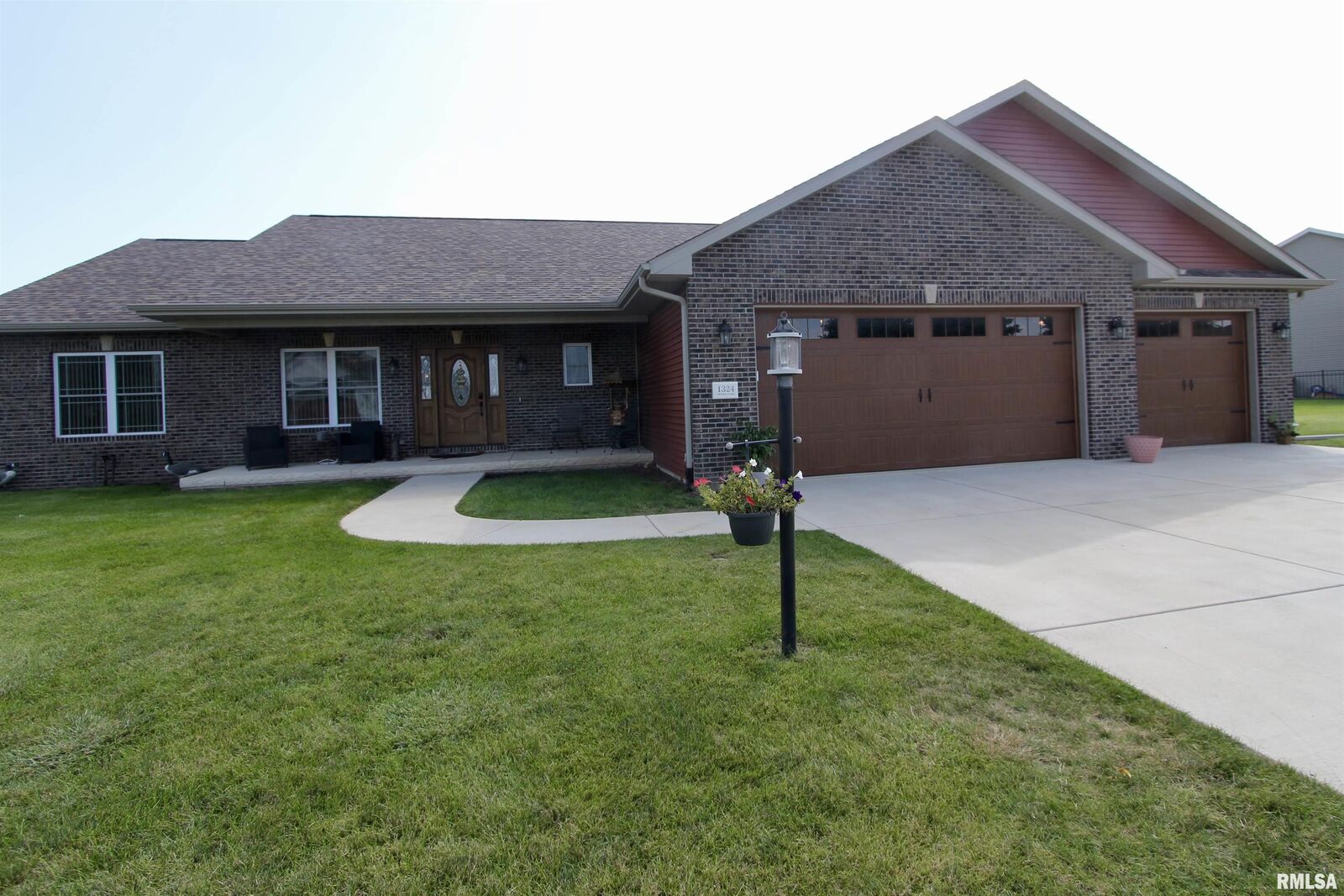 Property Photo:  1324 Cedar Lake Drive  IL 61548 