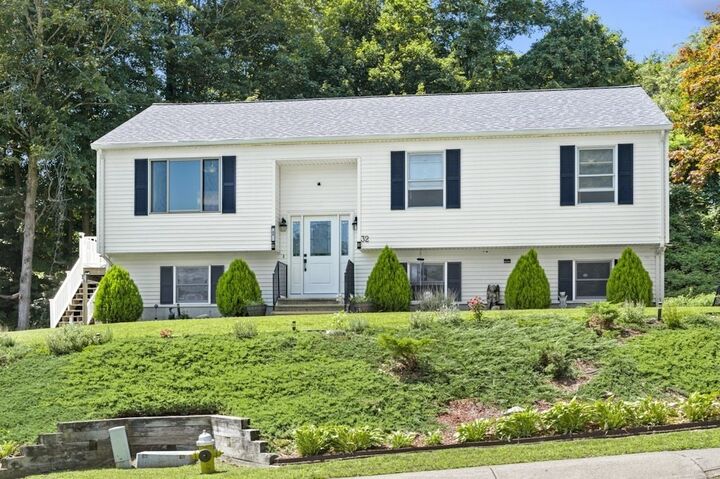 Property Photo: 32 Willow Lane MA 01550