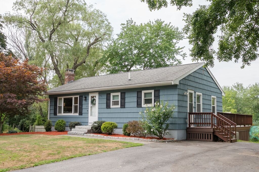 Property Photo:  410 Oak St  MA 02767 