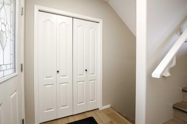 Property Photo:  239 Cedar Square  AB T4M 0A1 