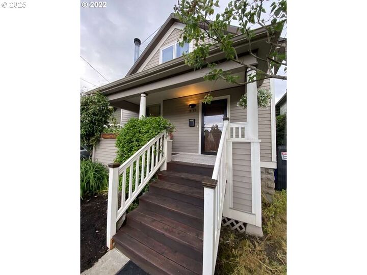 Property Photo: 3115 SE 20th Ave OR 97202