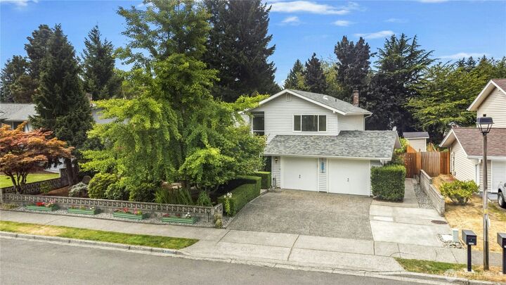 2221  Vashon Avenue NE  Renton WA 98059 photo