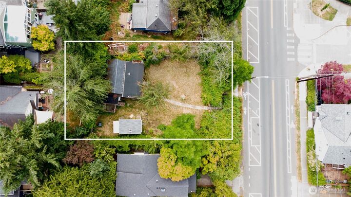 6814  15th Ave NE  Seattle WA 98115 photo