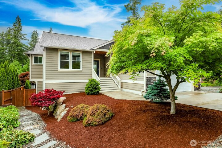 Property Photo:  3860  Lindsay Avenue  WA 98229 