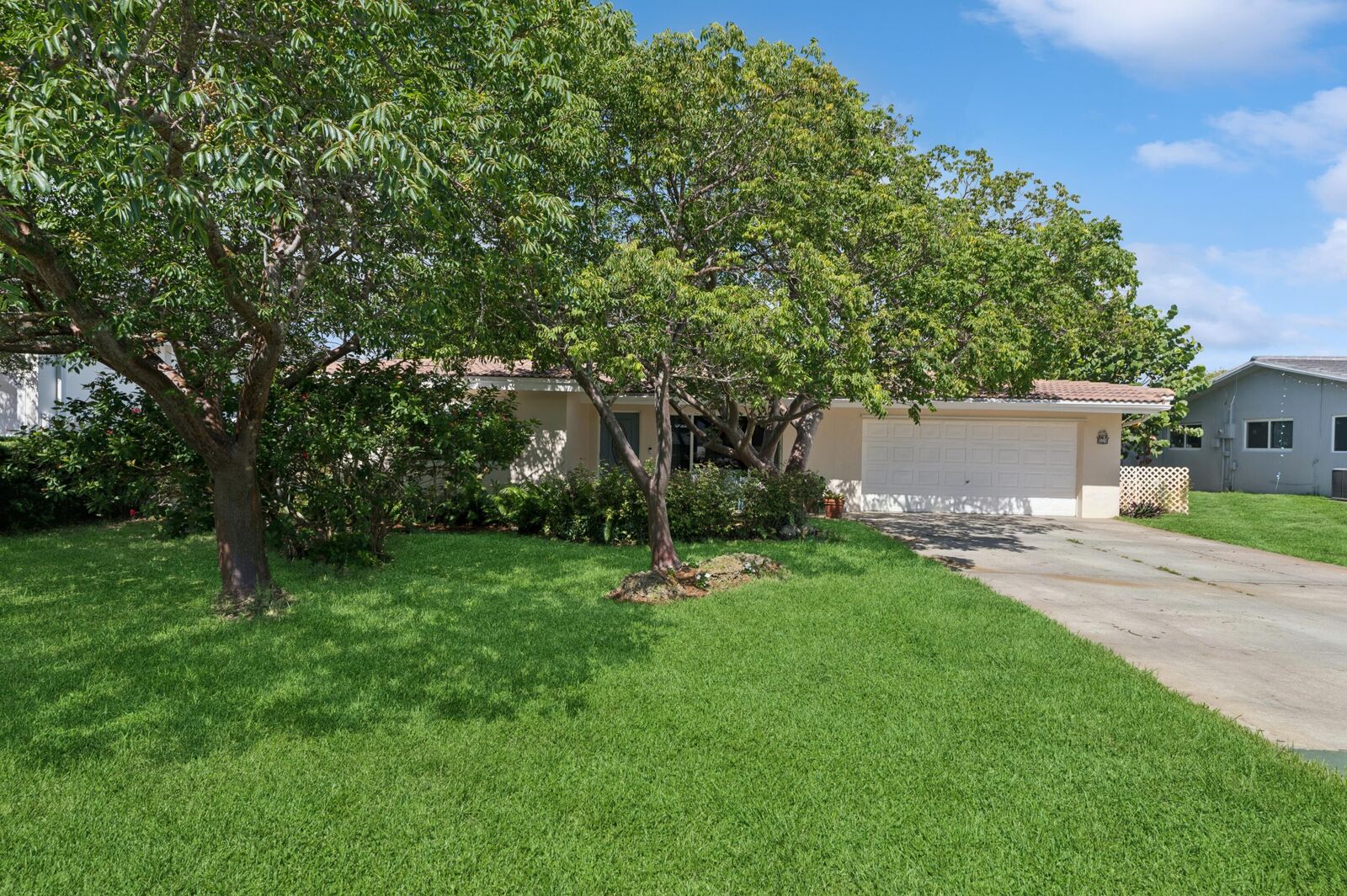 Property Photo:  167 NW 6th Avenue  FL 33432 