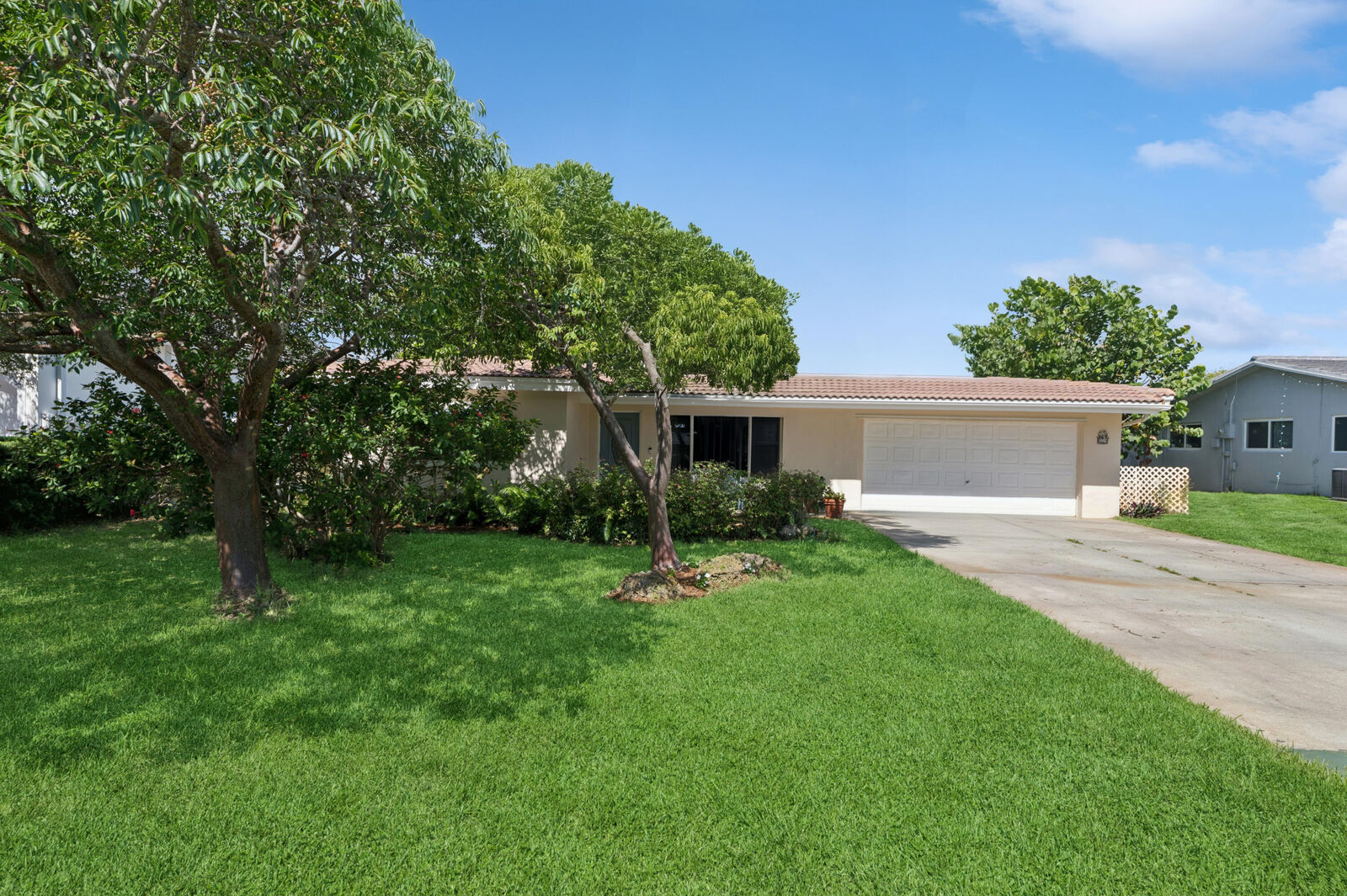 Property Photo:  167 NW 6th Avenue  FL 33432 