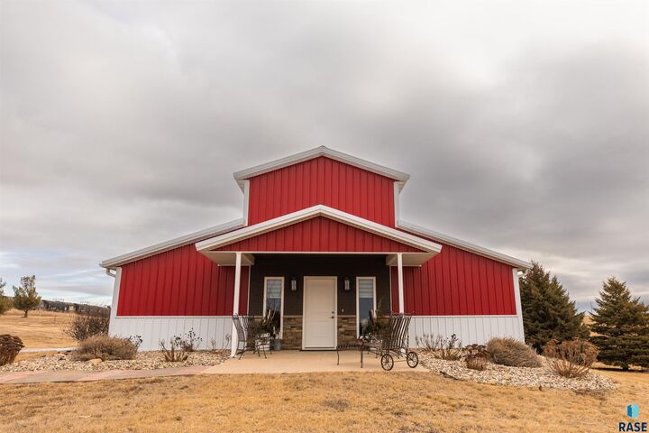Property Photo: 898 60th Ave MN 56116