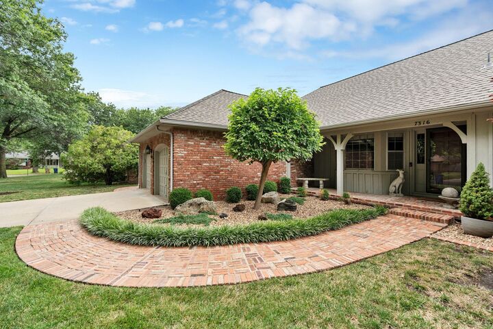 Property Photo: 7316 E Pagent KS 67206