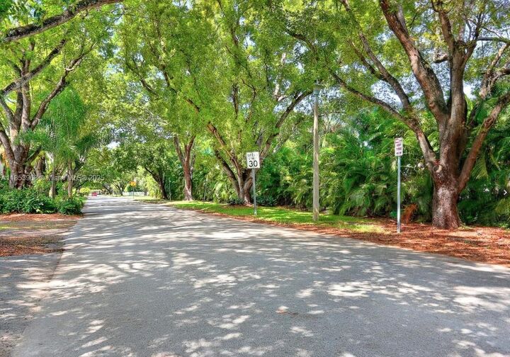 1239 Mariposa Ave 2  Coral Gables FL 33146 photo