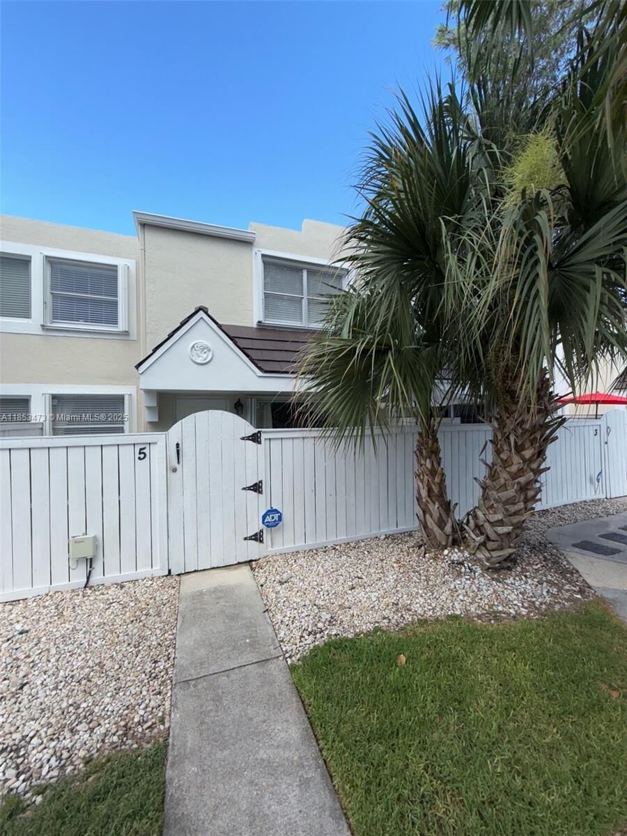 Property Photo: 4530 SW 68th Ct Cir 35-6 FL 33155