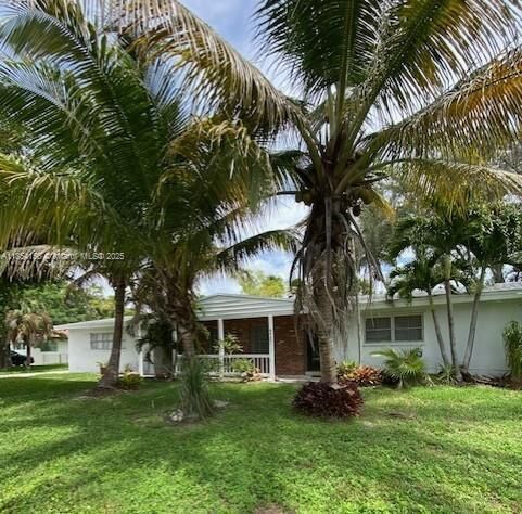 8465 SW 143rd St  Palmetto Bay FL 33158 photo