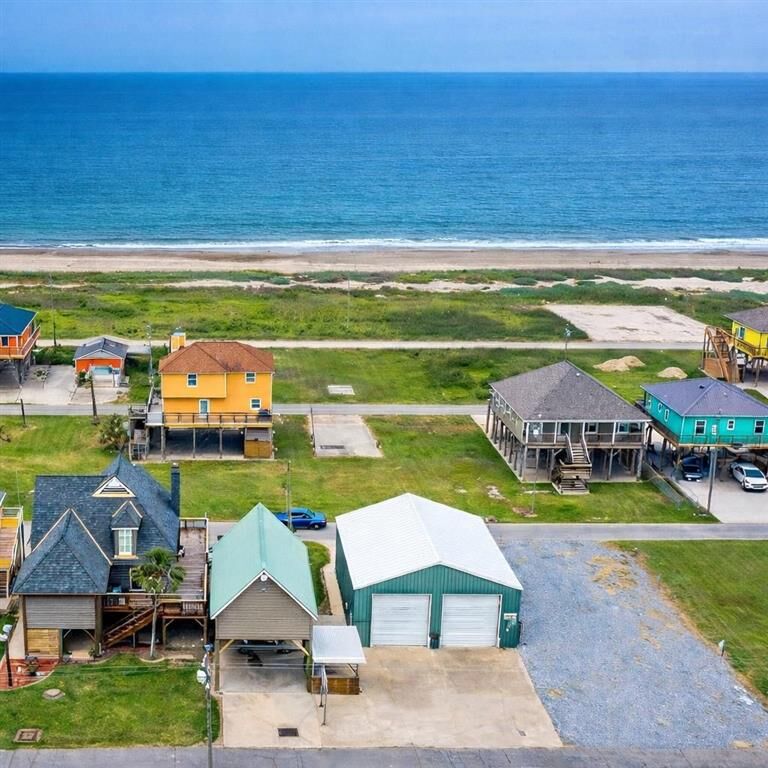 Property Photo: 2314 Teal Street LA 70631