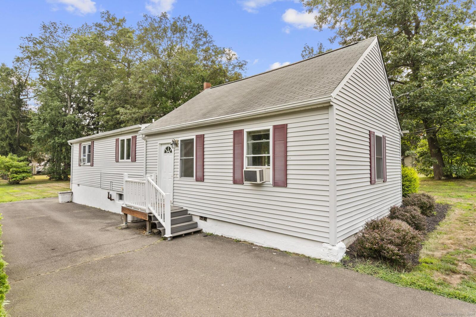 Property Photo:  40 Woodland Avenue  CT 06473 