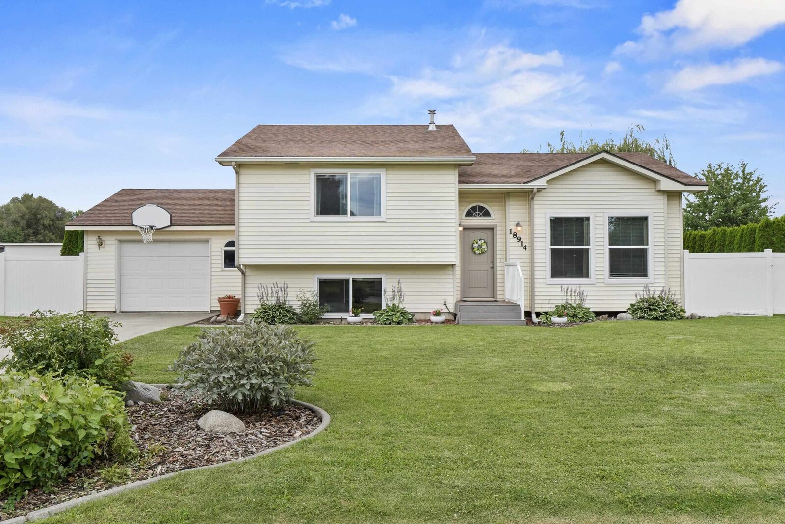 Property Photo: 18914 E 2nd Ave WA 99016