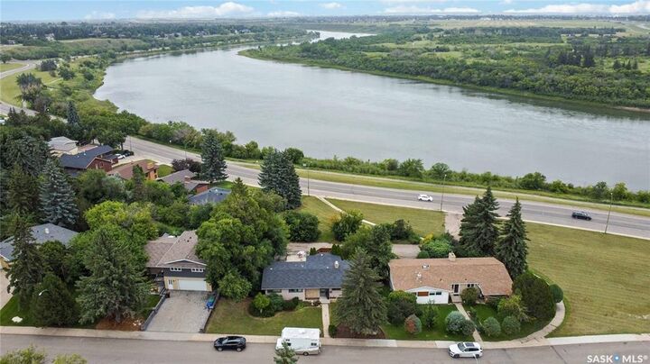 Property Photo:  1908 Pembina Avenue  SK S7K 1C3 