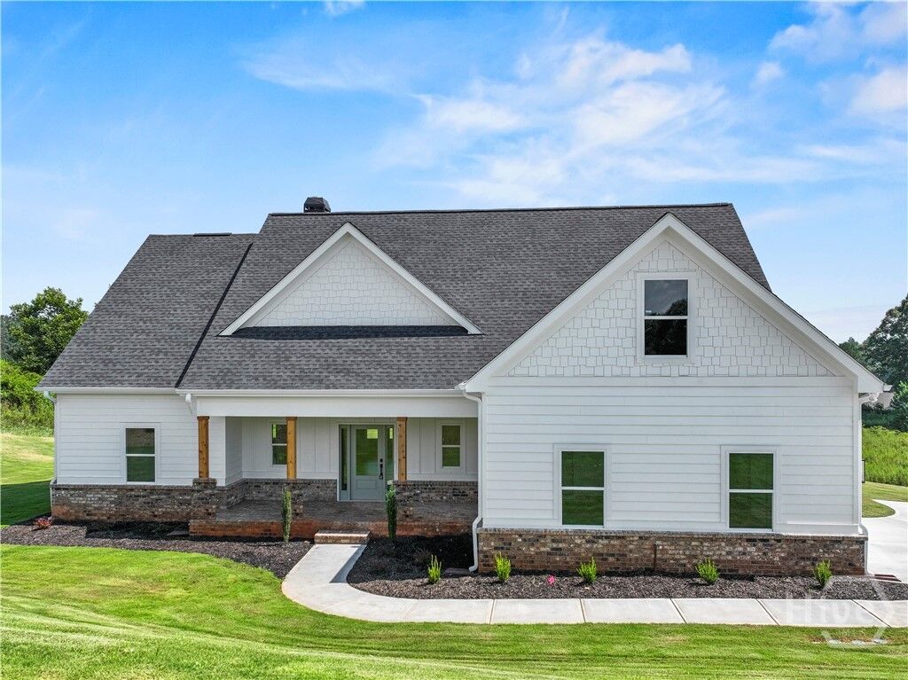 Property Photo: 323 Sweetgrass Drive GA 30535