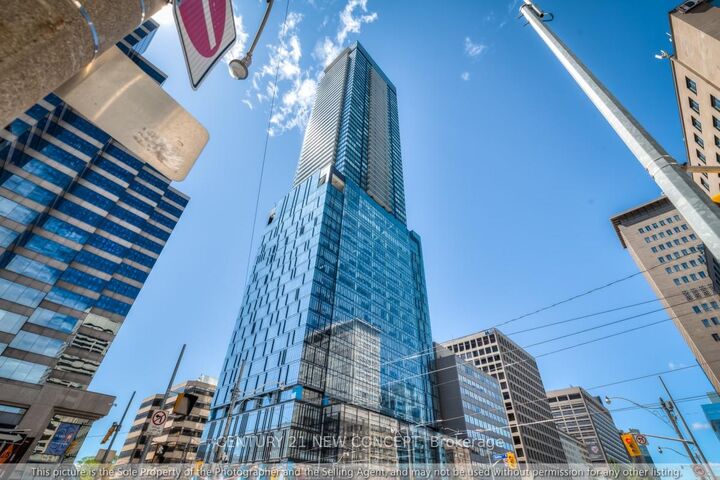 488 University Avenue 3711  Toronto ON M5G 0C1 photo
