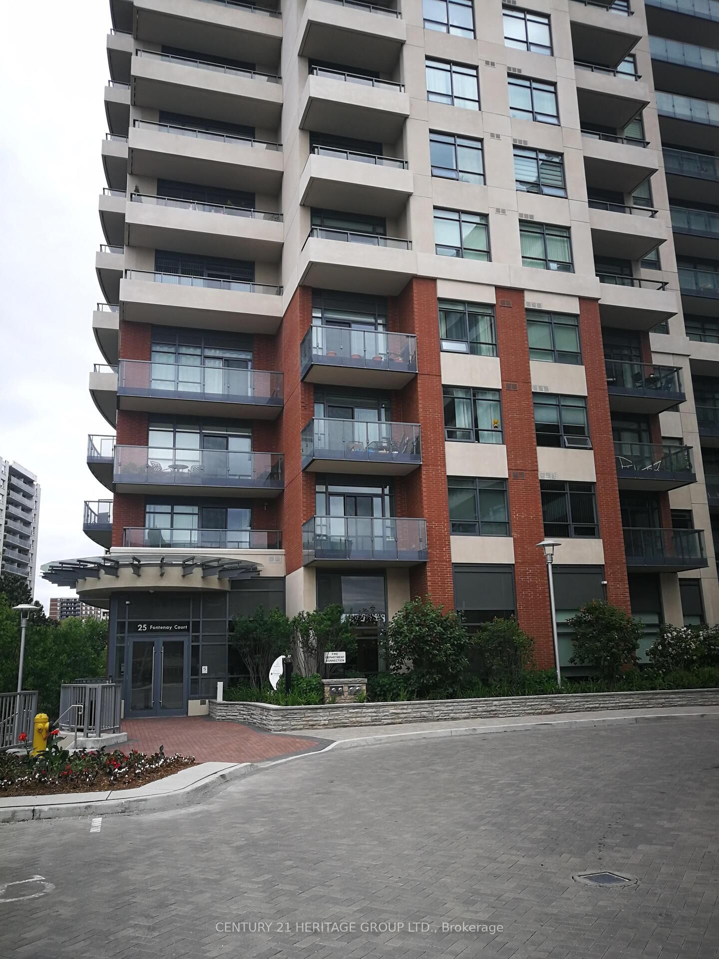 Property Photo: 25 Fontenay Court 1607 ON M9A 0C4