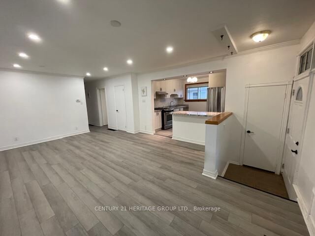 Property Photo: 231 Blue Grass Boulevard ON L4C 3H1