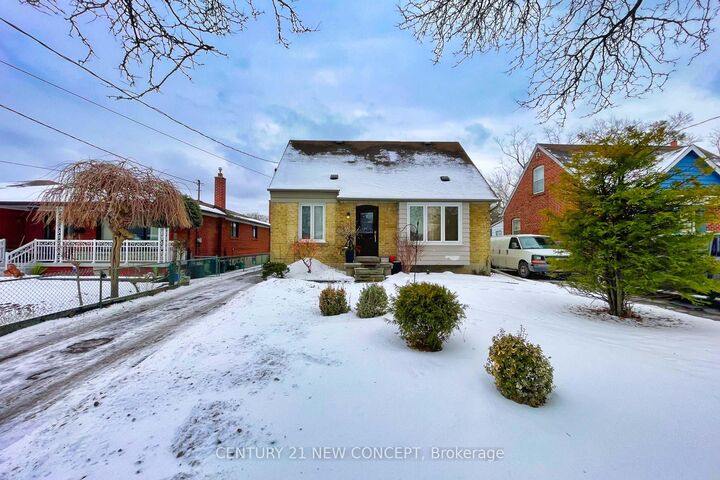 Property Photo: 17 Athabaska Avenue ON M2M 2T6