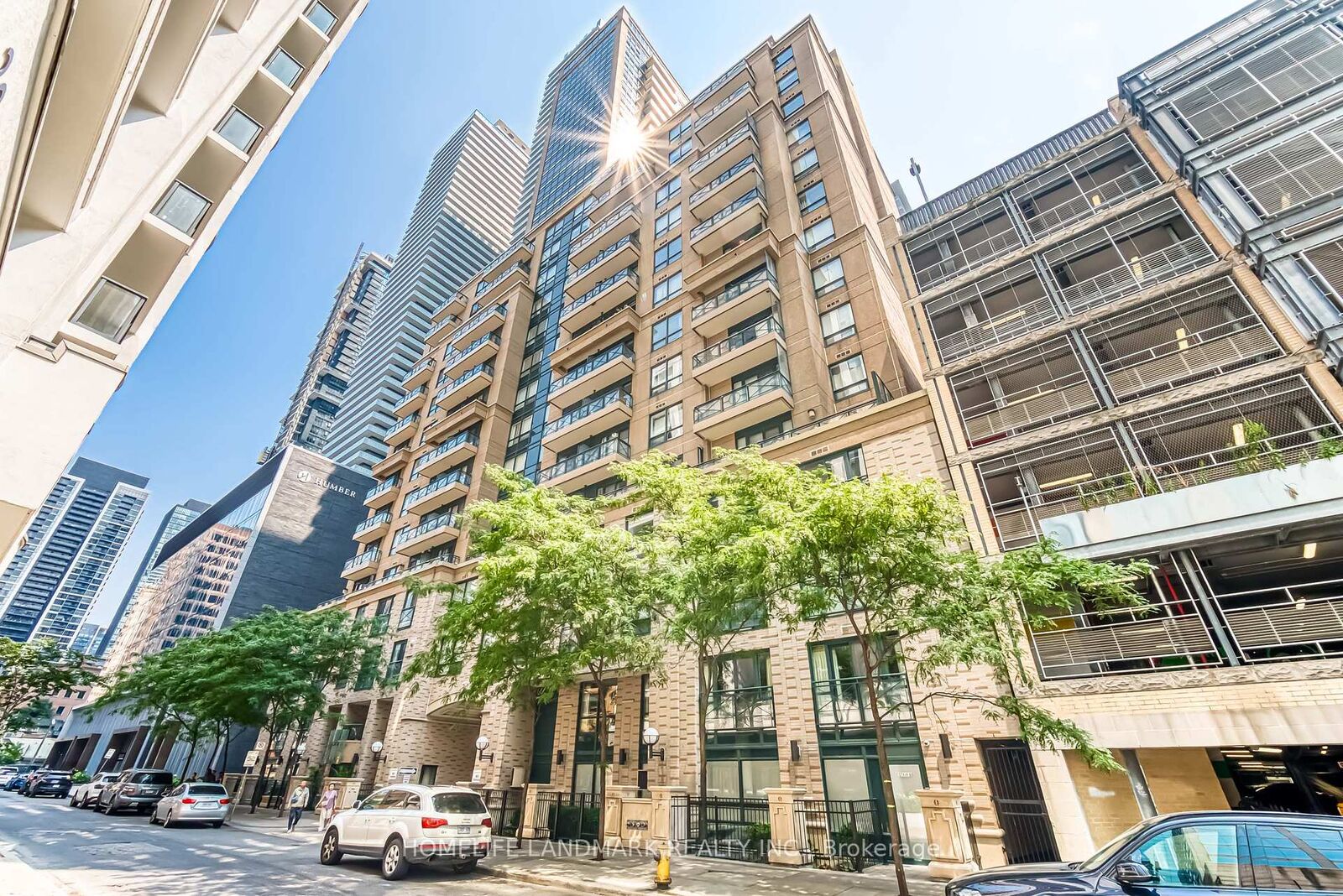 Property Photo:  35 Hayden Street 2701  ON M4Y 3C3 