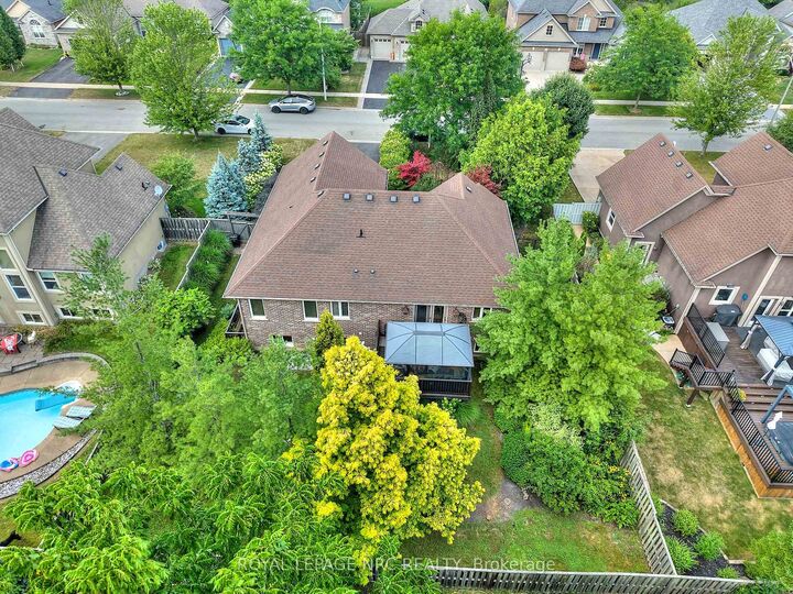 Property Photo: 18 Martha Court ON L0S 1C0