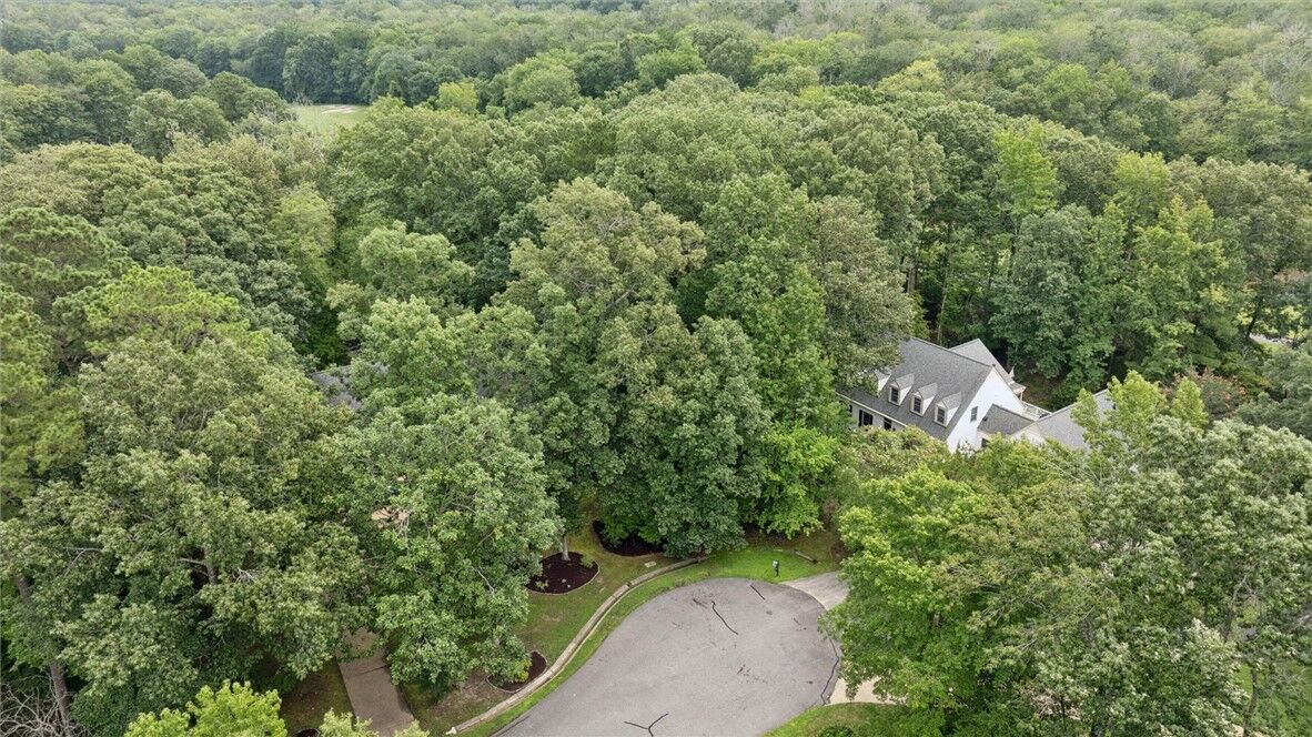 Property Photo:  119 Rosemount  VA 23188-7460 