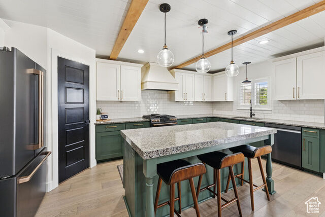 Property Photo: 2228 S Mountain View Blvd UT 84087
