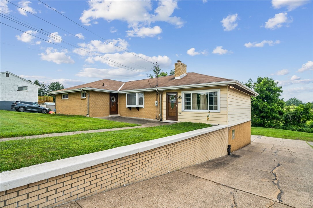 Property Photo: 974 Renton Rd PA 15239