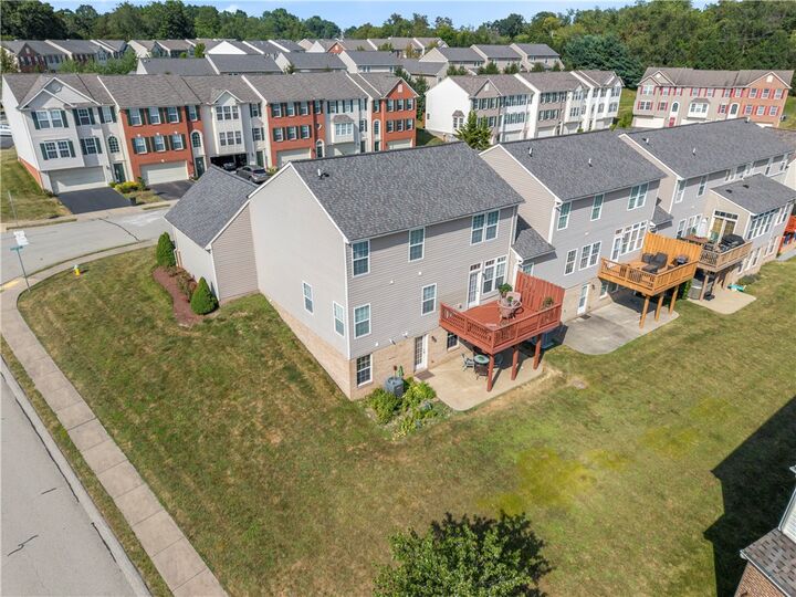 Property Photo:  12 Morningtide Court  PA 15146 