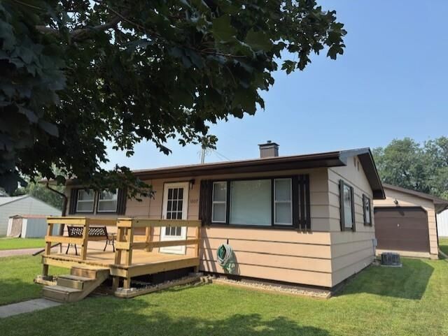 Property Photo:  1007 Chestnut St.  SD 57062 