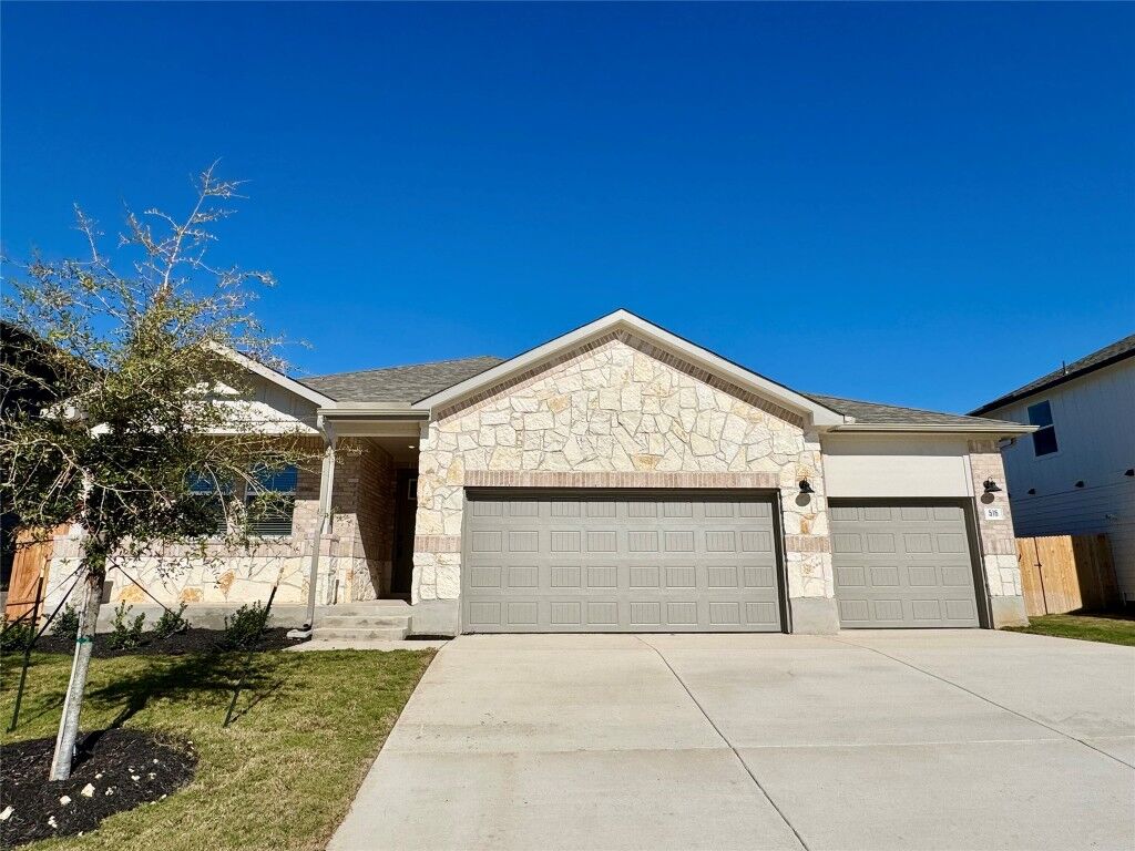 Property Photo:  516 Banff Drive  TX 78640 