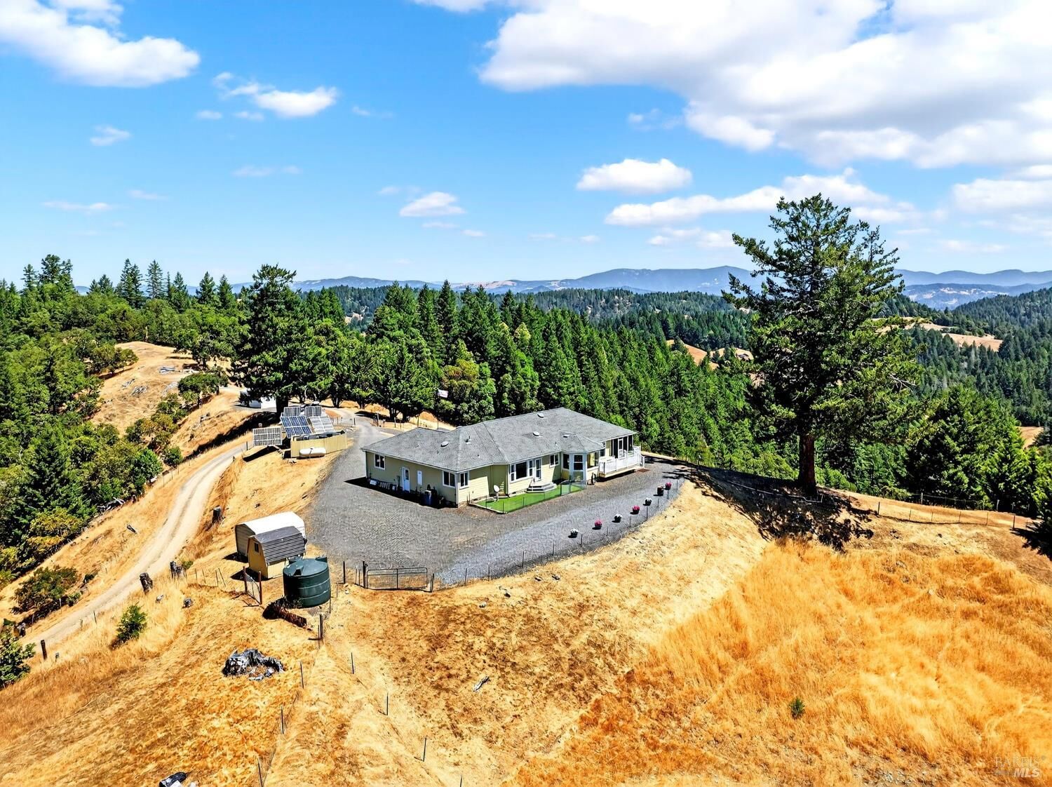 Property Photo:  