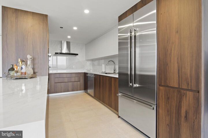 Property Photo: 1530 Key Boulevard 1318 VA 22209