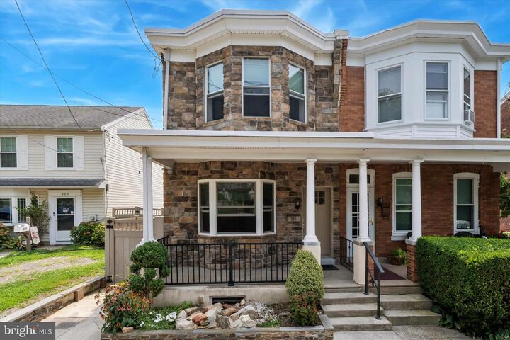 365 Lemonte Street  Philadelphia PA 19128 photo