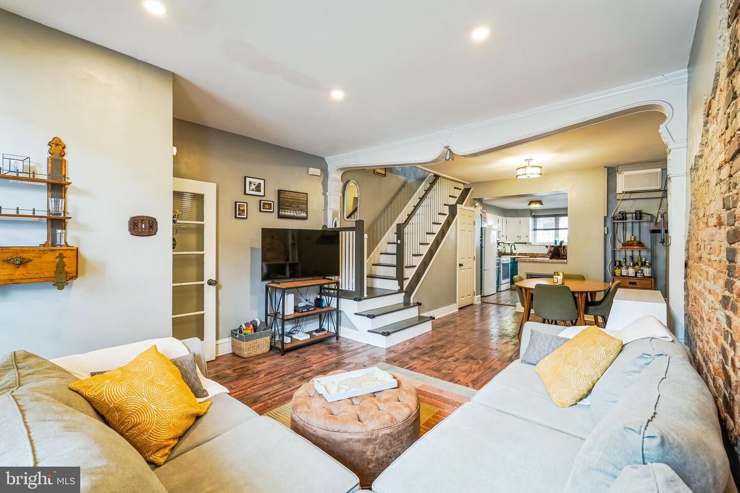 Property Photo: 819 Cross Street PA 19147