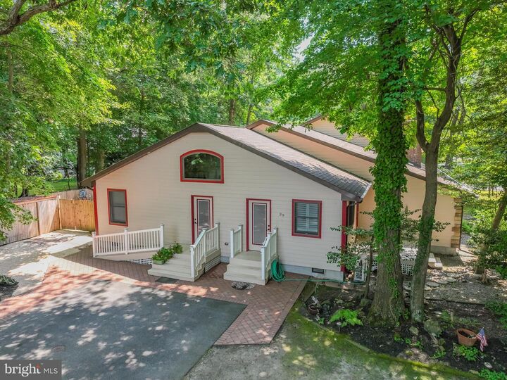 Property Photo:  39 N Primrose Lane  DE 19970