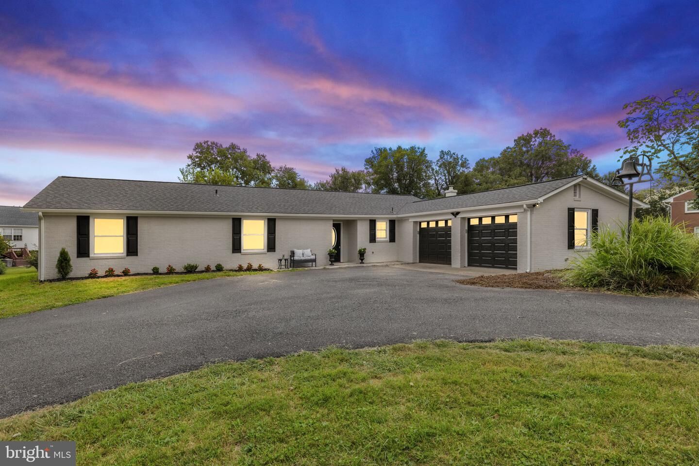 Property Photo: 655 Foxcroft Road VA 20186