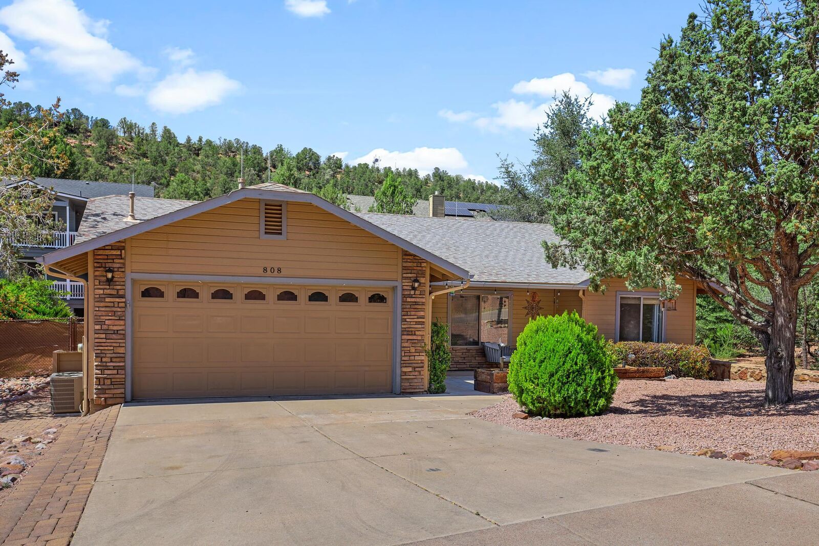 Property Photo:  808 W Sherwood Drive  AZ 85541 